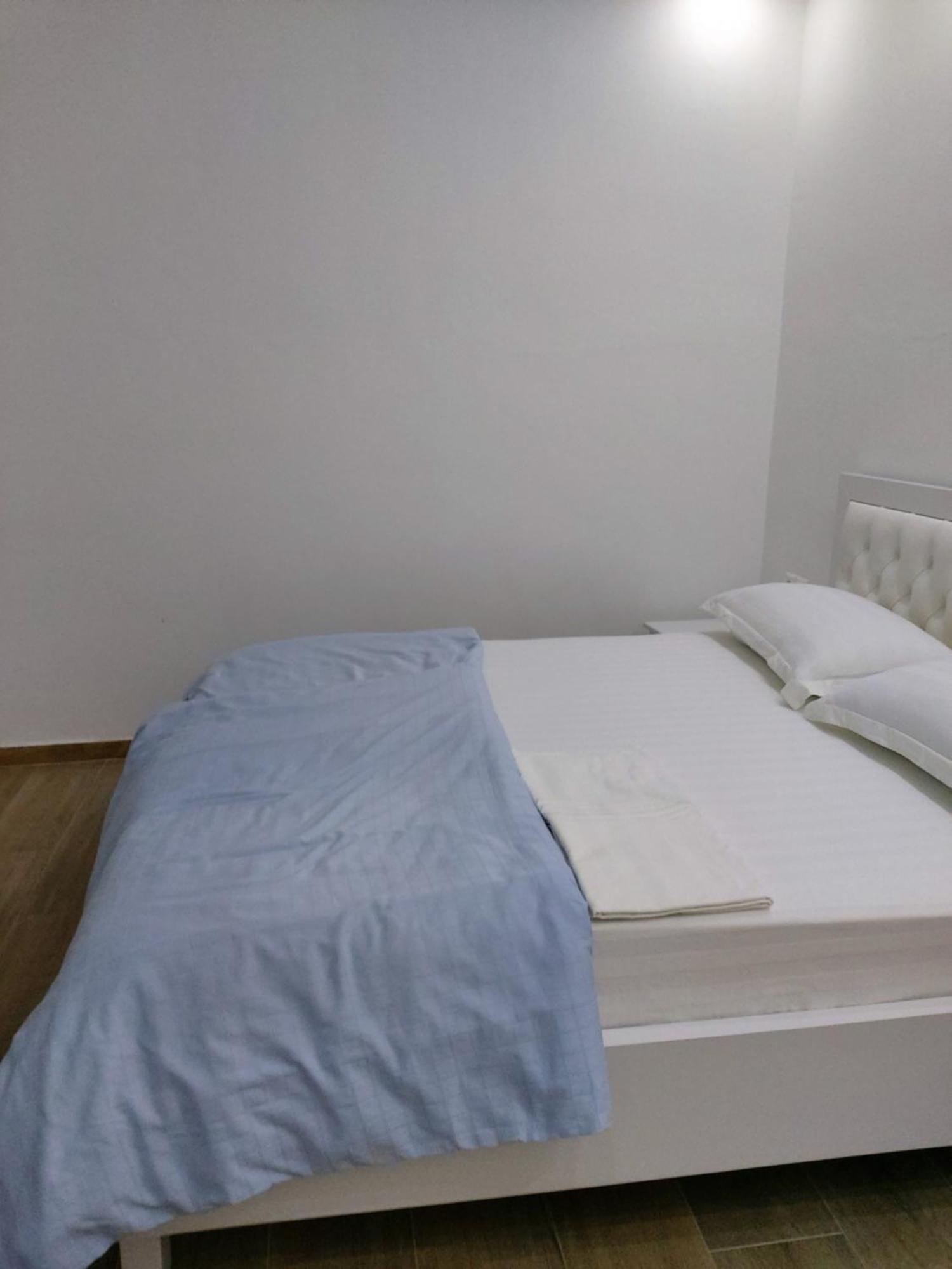 Spacious Apartment Near The Beach Sarandë Buitenkant foto