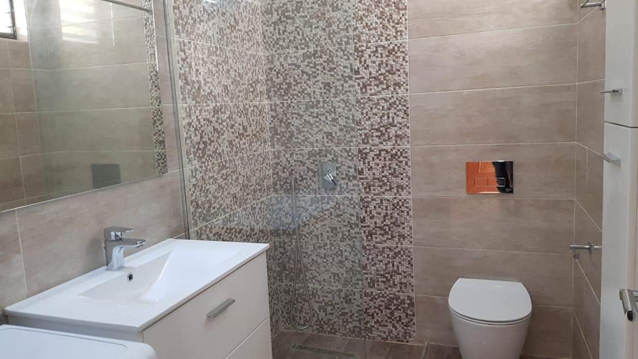 Spacious Apartment Near The Beach Sarandë Buitenkant foto